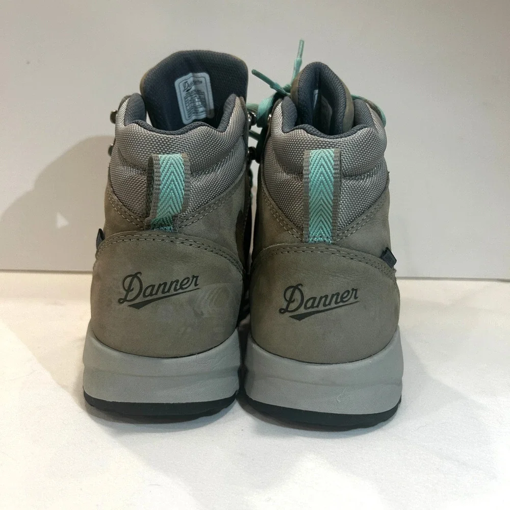 Danner Women’s Danner Dry Waterproof Hiking Boots Gray & Turquoise Laces Size 9.